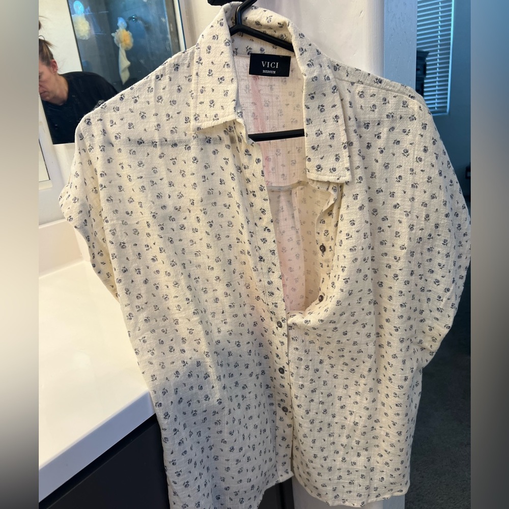 Vici Button Down